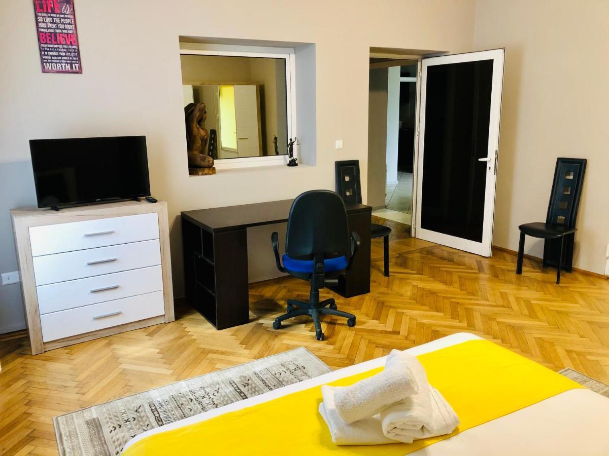 Ultra-Central Apartment Just In Union Squere Timişoara Buitenkant foto