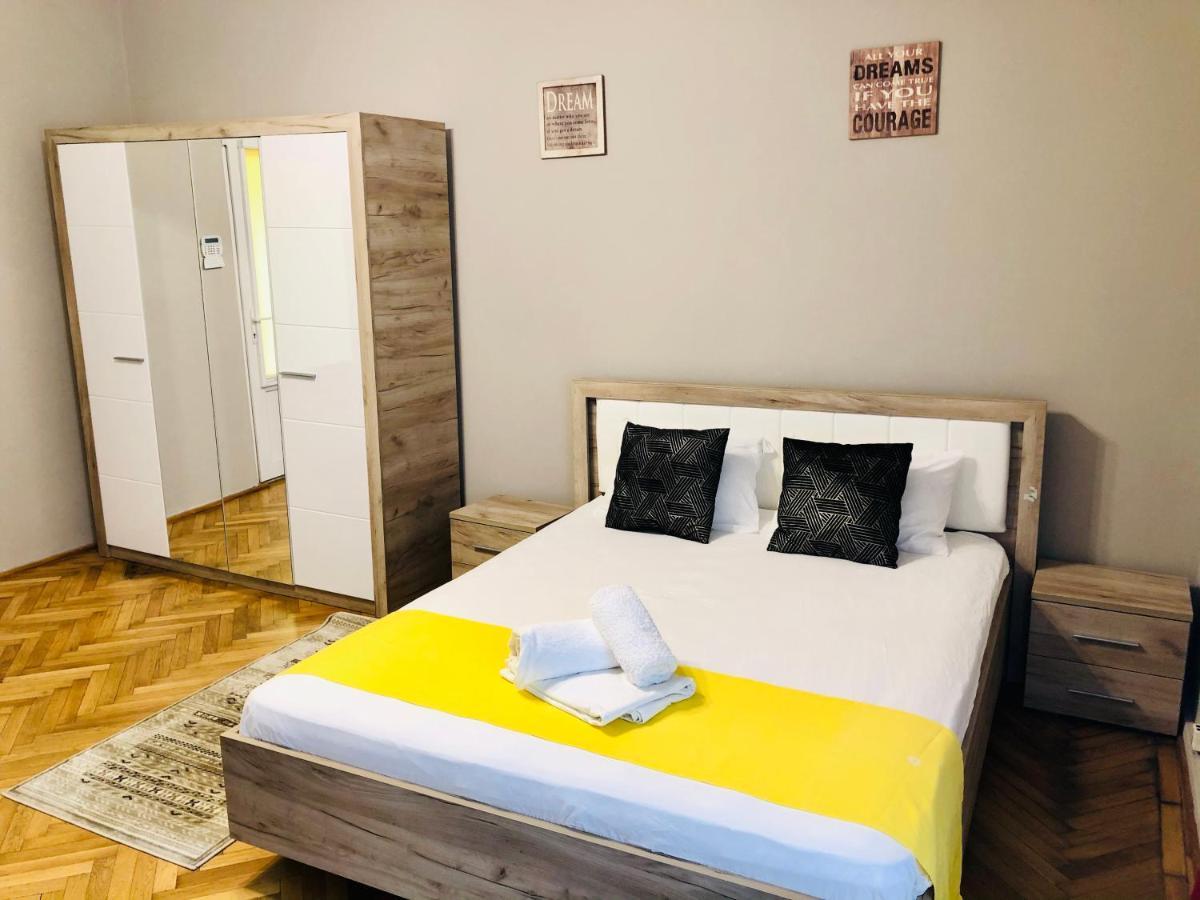 Ultra-Central Apartment Just In Union Squere Timişoara Buitenkant foto